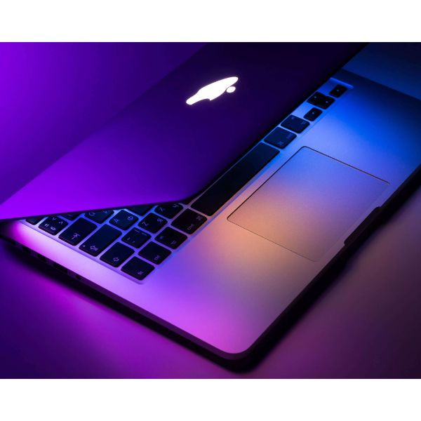 Macbook Pro M3 (18GB 512SSD 14 Inch) on rent