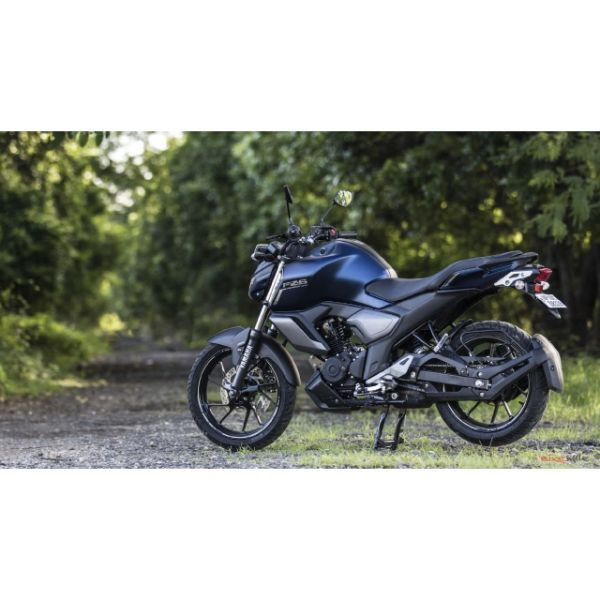 Yamaha Fz-s V3 on rent