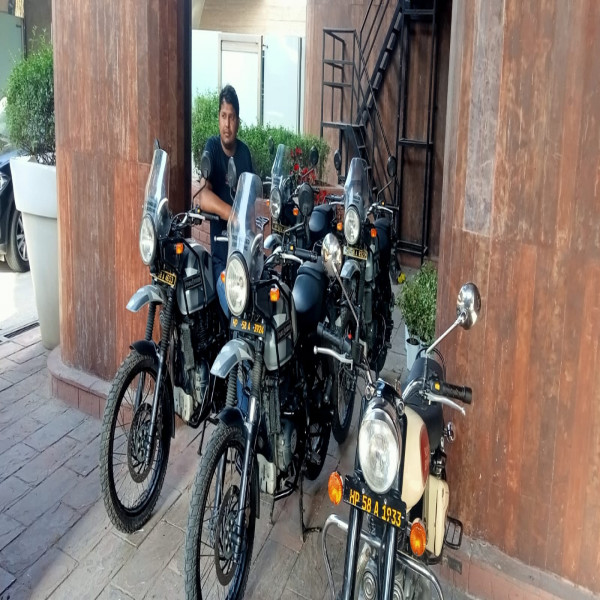 Royal Enfield Himalyan 410 on rent