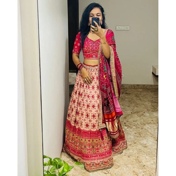 "Enchanting Rose: Heavy Pink Choli & Lehenga Rental for a Stunning Look" on rent